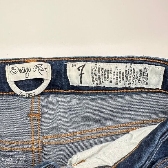 Indigo Rein Dark Wash Distressed Denim Shorts Size 7 - Picture 3 of 3